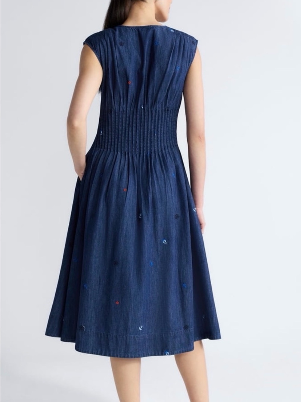 A244 Free Assembly Women's Sleeveless Embroidered Denim V-Neck Midi Dress NWT - Picture 2 of 4